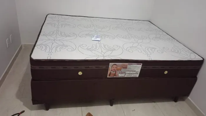 Cama box Queen size molas ensacadas individualmente espuma D33