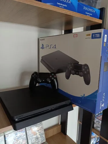 Ps4 slim 1tb com 1 controle + jogos digital impecável