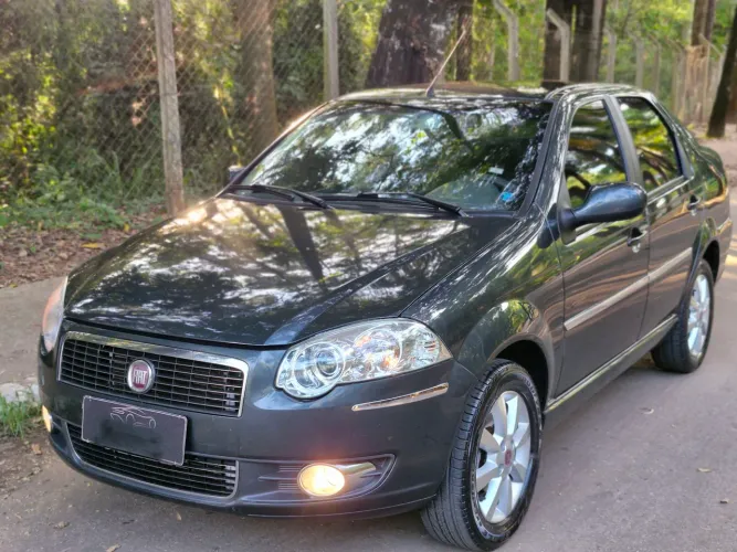 Fiat Siena Essence 1.6 Flex 16V 4P 2012