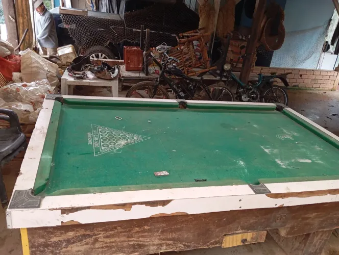 Vendo mesa de sinuca para reforma ( lembrando é uma mesa cara porém vou fazê-la barata)?