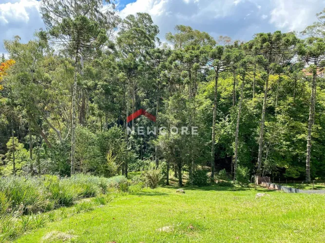 Lote em condomínio em Vila Isabel - Alto do Capivari - Campos do Jordão/SP