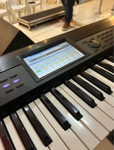 Teclado korg krome 73 teclas