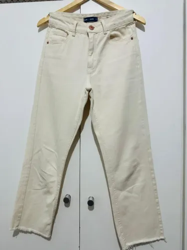 Calça feminina caqui reta - cor cru | Polo Wear