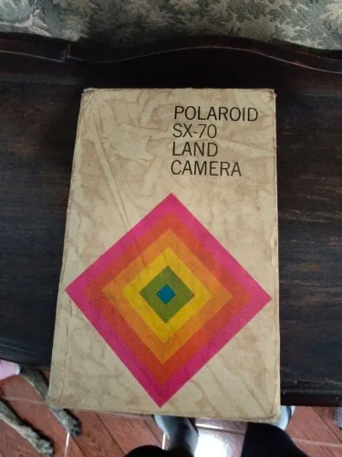 Câmera fotográfica antiga Polaroid 