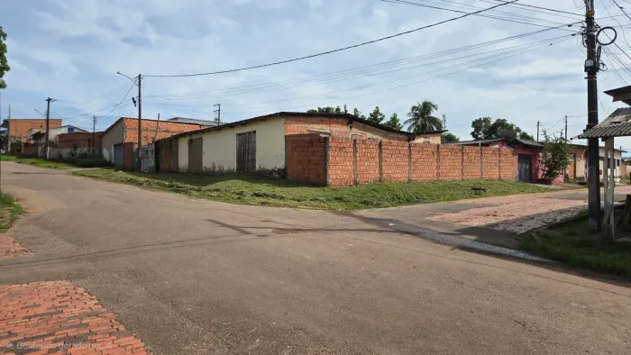 Casa e ponto comercial de esquina TITULADA  - Calafate 