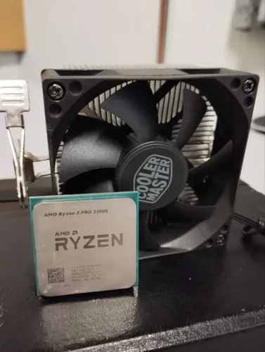 Processador AMD Ryzen 3 2200G + Cooler