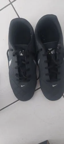 Vendo chuteira Nike futebol de salao tam 41/42.