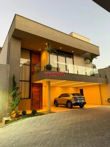 ? CASA DE ALTO LUXO NO CENTRO DE CONTAGEM | 270 M² | PORTEIRA FECHADA
