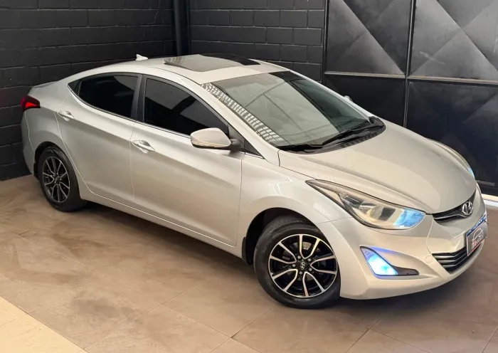 Hyundai Elantra GLS 2.0 16V Flex Aut. 2015
