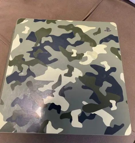 Kit PS4 Slim Edição COD WWII + 2 Controles + 9 Jogos