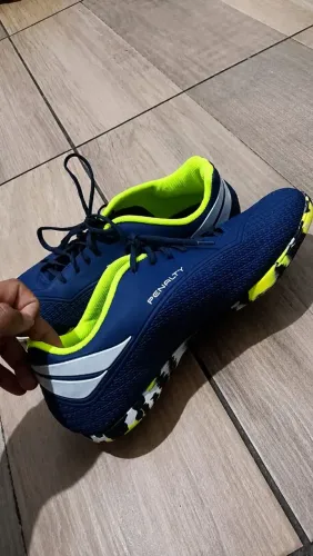Chuteira pênalty futsal azul marinho tamanho 43 + meião azul escuro Furya Y-2 indoor(nova)