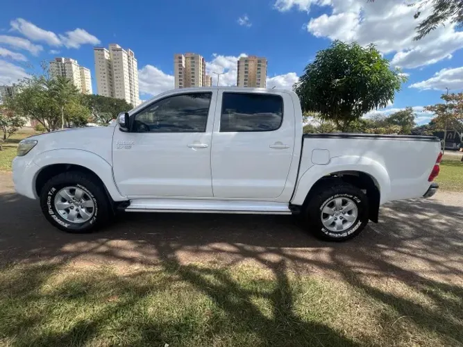 Toyota Hilux CD SRV 4X2 2.7 Flex 16V Aut. 2015