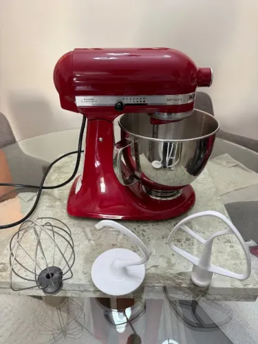 Batedeira KitchenAid Artisan 4,8L vermelha 60 Hz 220V