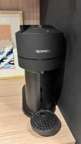 Cafeteira Vertuo Next Preto Fosco (110v) + brinde