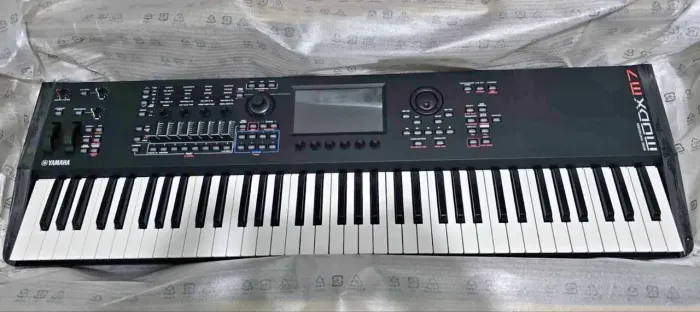Teclado Yamaha Modx M7