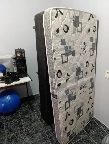 Cama Box de Solteiro Semi nova