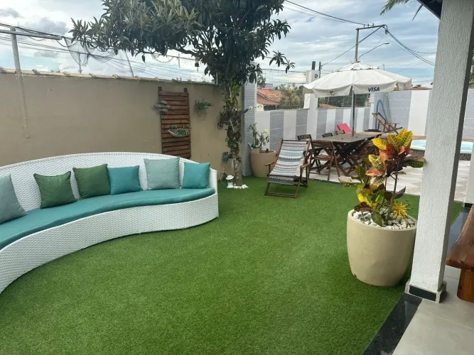 Imóvel para venda possui 185 metros quadrados com 3 quartos em Caminho de Búzios - Cabo Fr