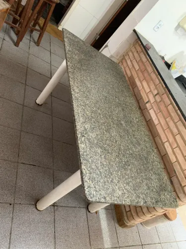 Mesa granito