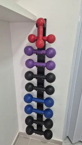 Conjunto de Halteres Injetados Emar com suporte de parede