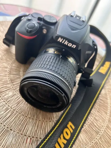 Nikon D3500 + Lente 18-55mm - ORIGINAL | Pouco Uso | Como Nova