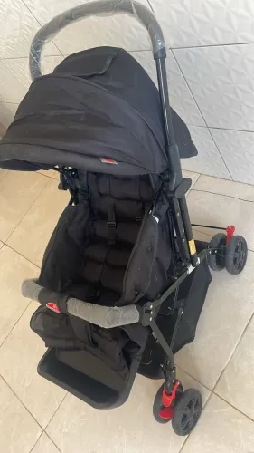 Vendo carrinho de bebê