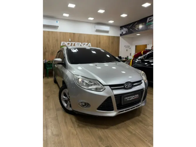 Ford Focus 1.6 S/se/se Plus Flex 8v/16v 5P 2014