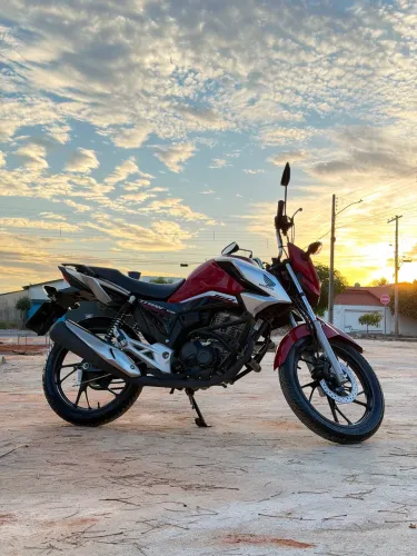 Vendo Titan 160 2024.