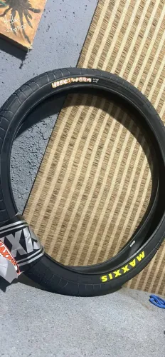 pneu maxxis zero