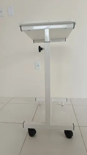 Vendo mesa de alimentação hospitalar NOVISSIMA !