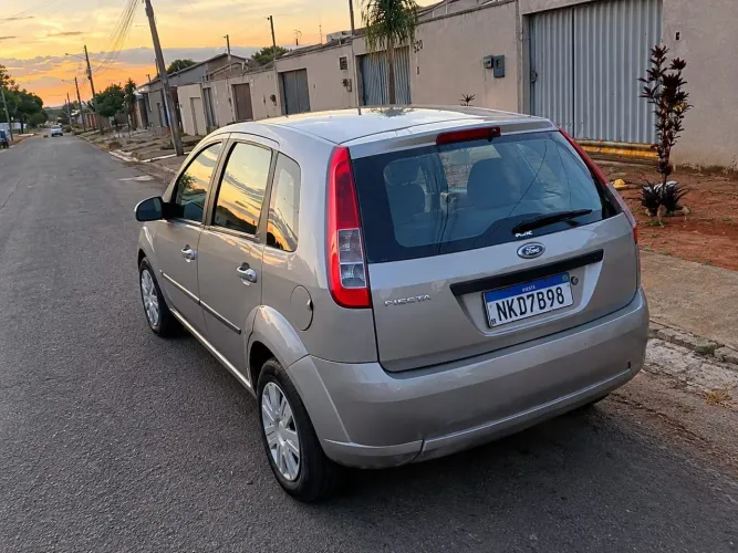 Ford Fiesta 1.0 8V Flex/class 1.0 8V Flex 5P 2010