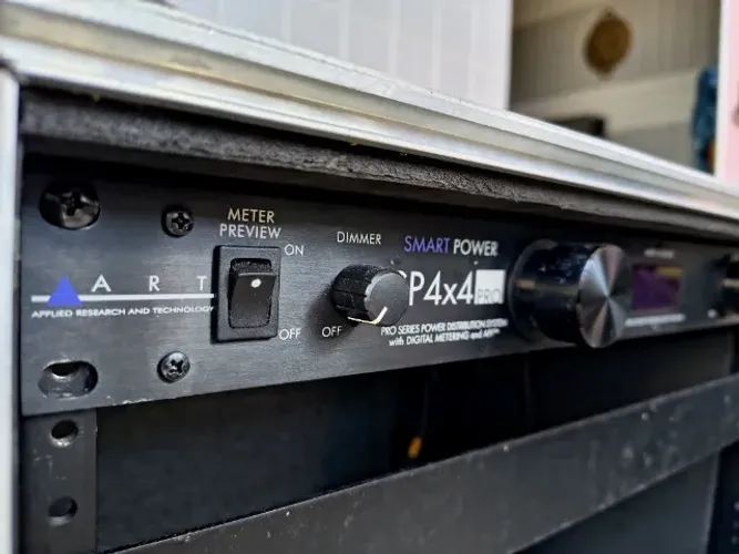 Condicionador de Energia Art SP4x4 Pro (ñ Furman Behringer)