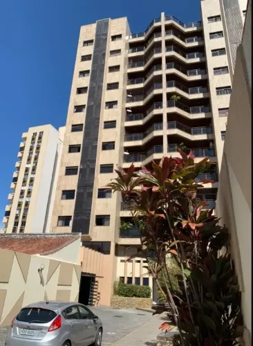 Vendo ou alugo apartamento  com 3 quartos sendo 2 suítes,  varanda, piscina, 2 vagas