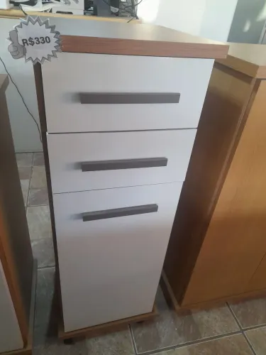 Balcão 2 gavetas e 1 porta 