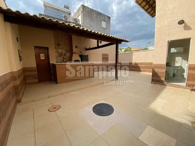 Casa para venda com 03 quartos no condomínio Colinas do Magarça, com 240m²