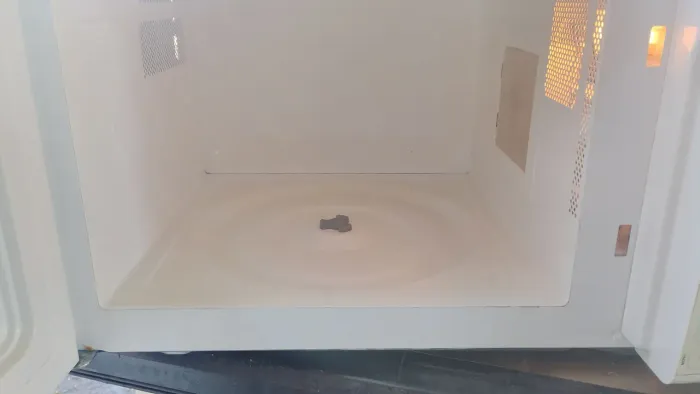 Microondas funcionando perfeitamente 2 meses de garantia