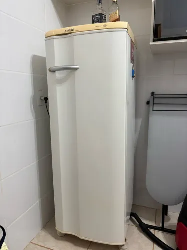Geladeira usada em perfeito estado de conservação