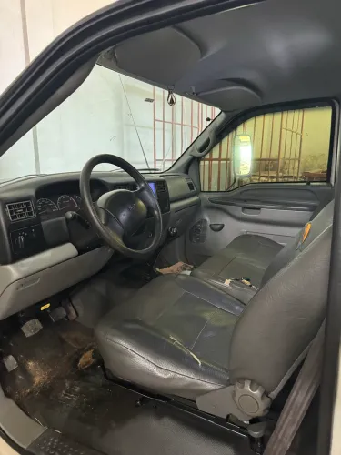 Vendo F 350 baú