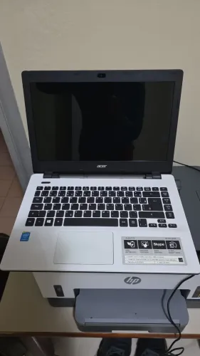 Notebook Acer Aspire 3 branco 4Gb de RAN 1Tb de HD