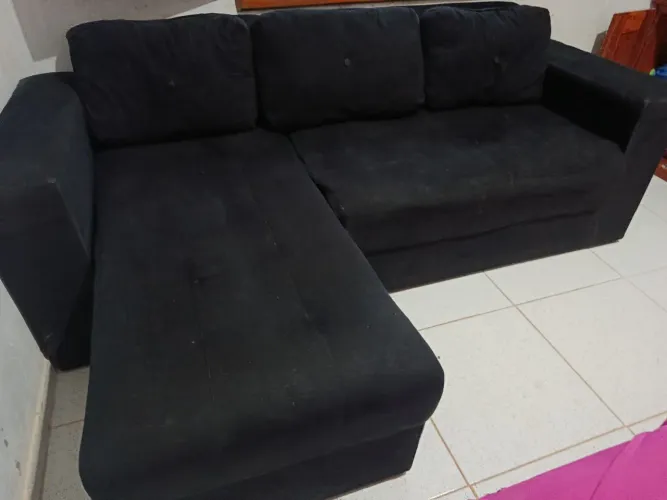 Sofá três lugares 