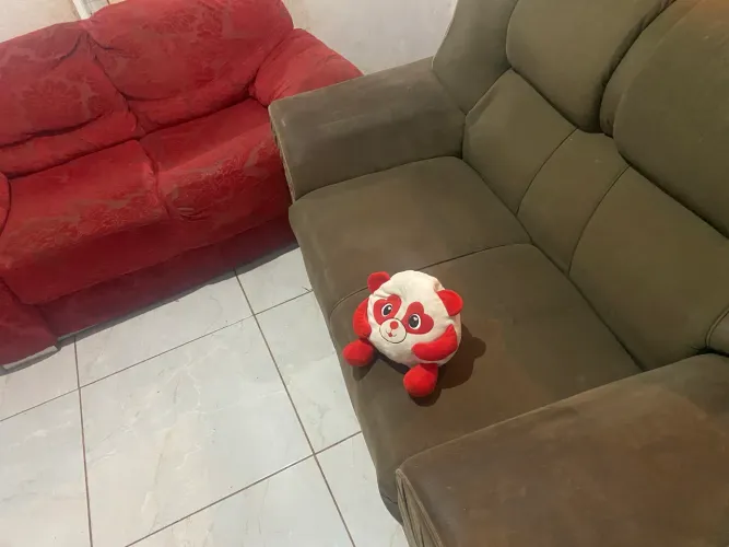 Sofá valor 200 só está um pouco sujo retirada céu azul