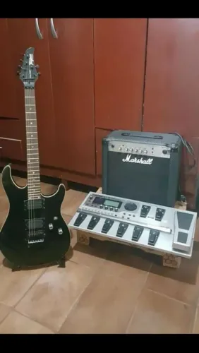 KIT COMPLETO:<br> .<br>? GUITARRA<br>.<br>? CUBO<br>.<br>? PEDALEIRA