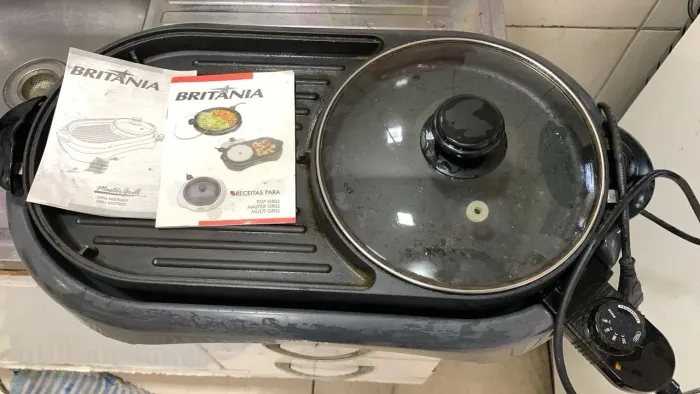 Grill Elétrico Britânia Master Grill - Completo e Funcionando
