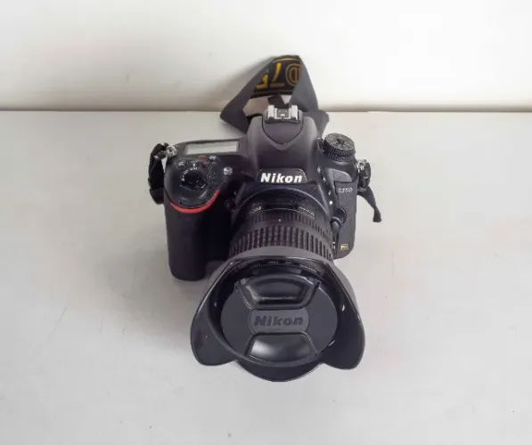 Câmera Nikon D 750 Profissional (Fullframe) mais lente 10-24mm (3.5-4.5) G.