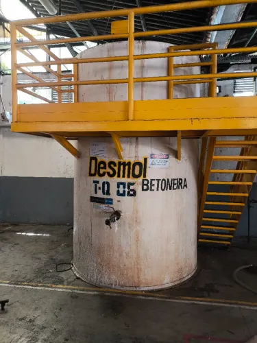 Tanque em Aço Carbono 9.000 L - Higienizado com misturador 