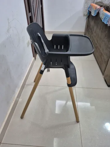 Cadeirinha de alimentação semi nova - 100,00 