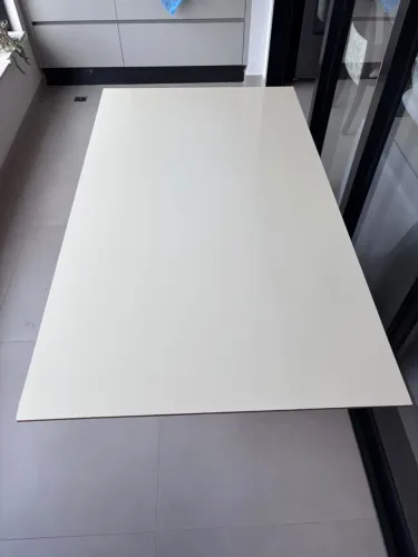 Conjunto de jantar: mesa + 4 cadeiras