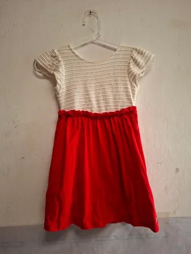 Vestido vermelho e branco, tamanho 6