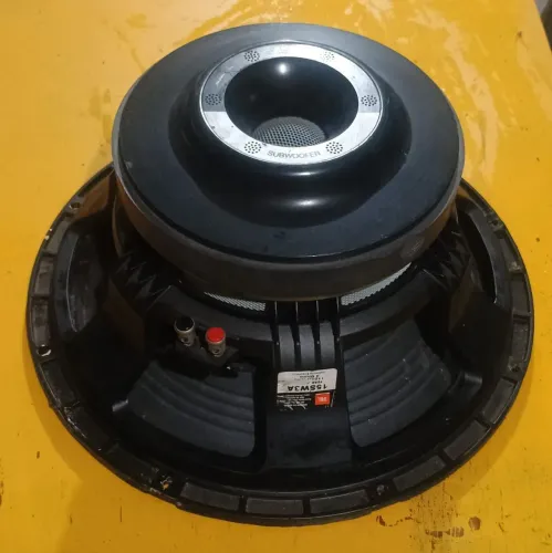 Sub woffer JBL 15"