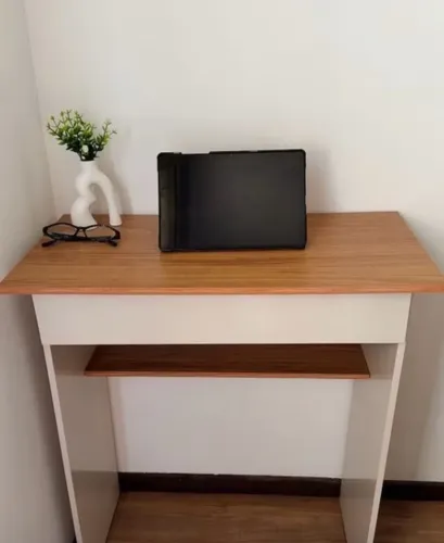 Mesa de Estudos para notebook / Penteadeira NOVA