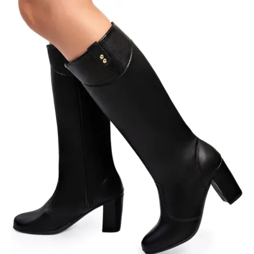 Bota cano alto com salto bloco 